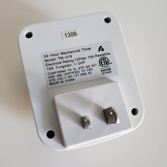 Intertek 24-hour Mechanical Programmable Timer Model TM-019 - Picture 2 of 8